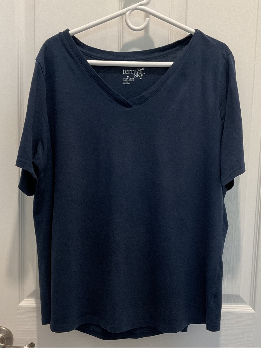 Terra & Sky Men’s Dark Navy V-Neck Short Sleeve Tee